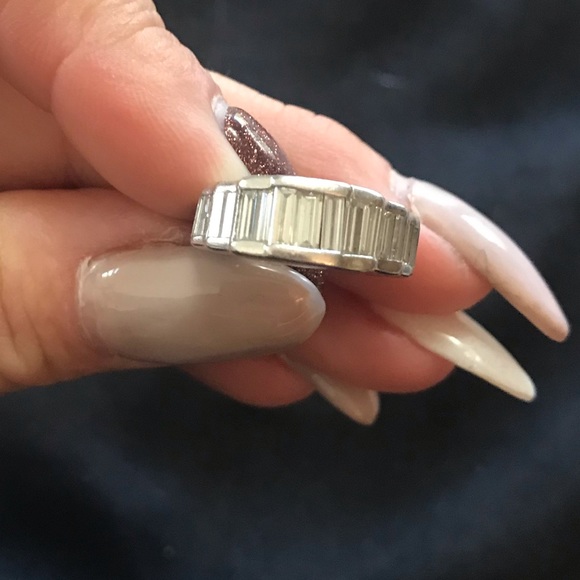 Platinum and diamond ring - Picture 3 of 8